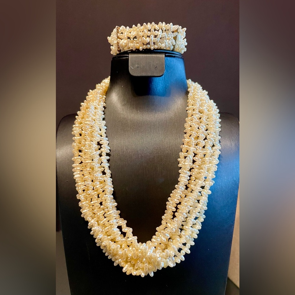 🐰Vintage Multi Strand Rice Pearl Necklace and Bracelet Set - Picture 10 of 10